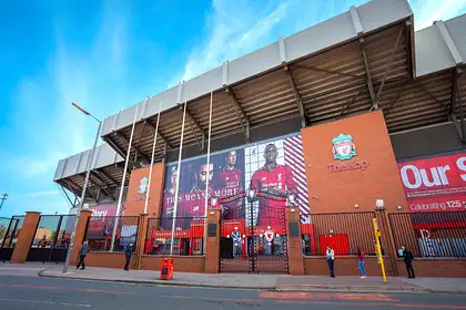 Liverpool negocjuje transfer Barcoli z PSG