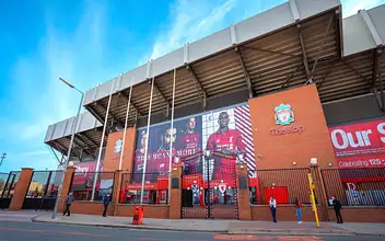 Liverpool negocjuje transfer Barcoli z PSG