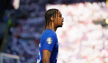 Liverpool stara się o Barcolę z PSG